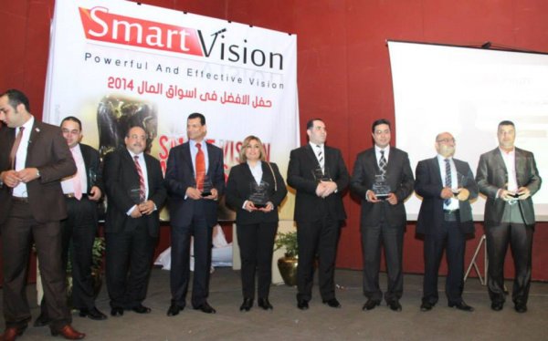 الدكتور محمد النظامي يسلم  جوائز الأفضل في أسواق المال 2014